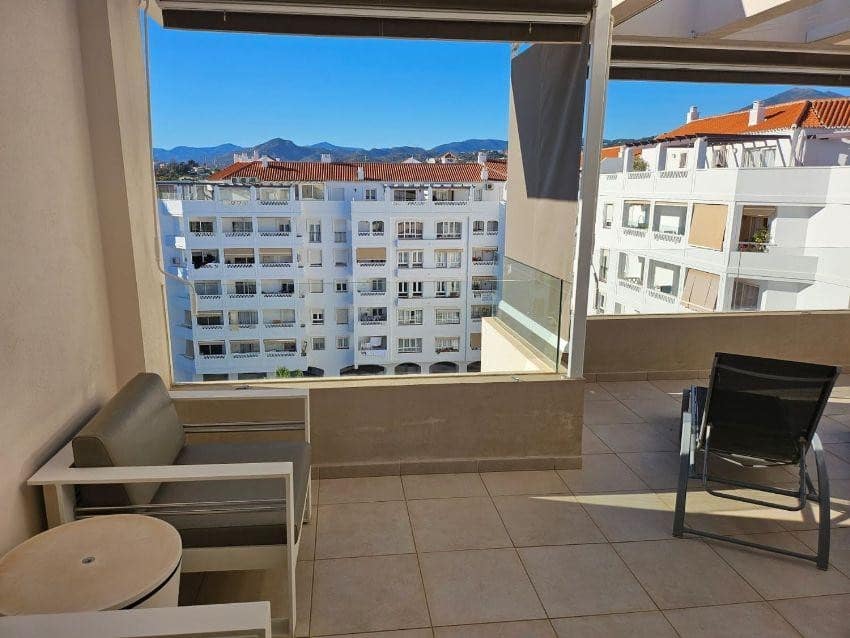 2 sypialnia Penthouse do wynajęcia w Marbella z basenem garażem - 2 500 € (Ref: 9490964)