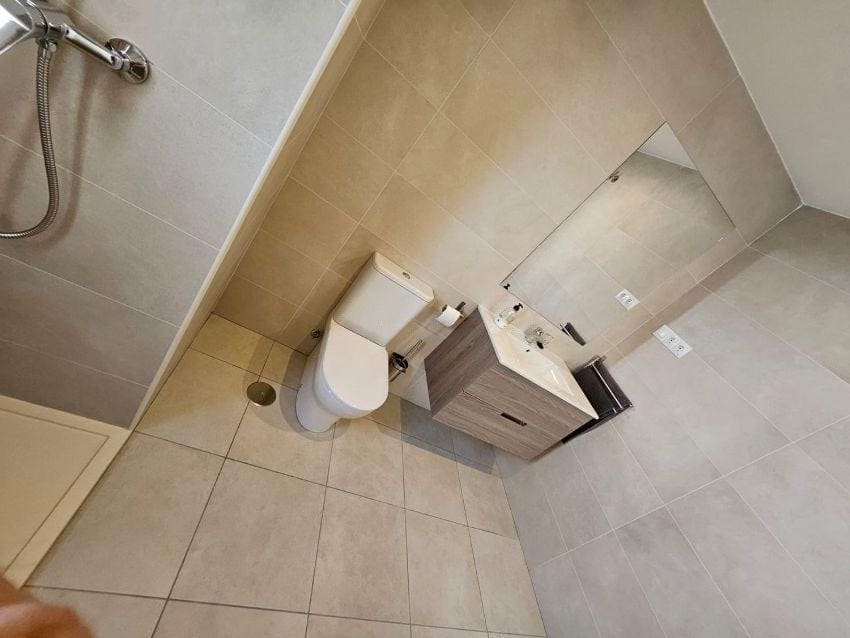 2 sypialnia Penthouse do wynajęcia w Marbella z basenem garażem - 2 500 € (Ref: 9490964)