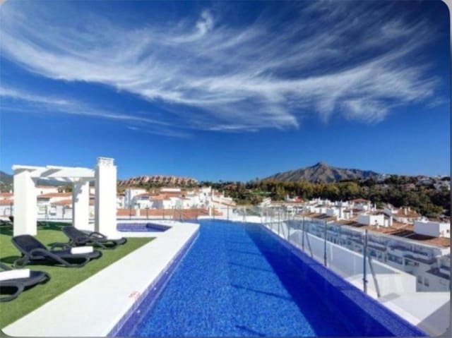 2 soverom Penthouse til leie i Rodeo Alto - Guadaiza - La Campana, Marbella med svømmebasseng garasje - € 2 500 (Ref: 9490964)