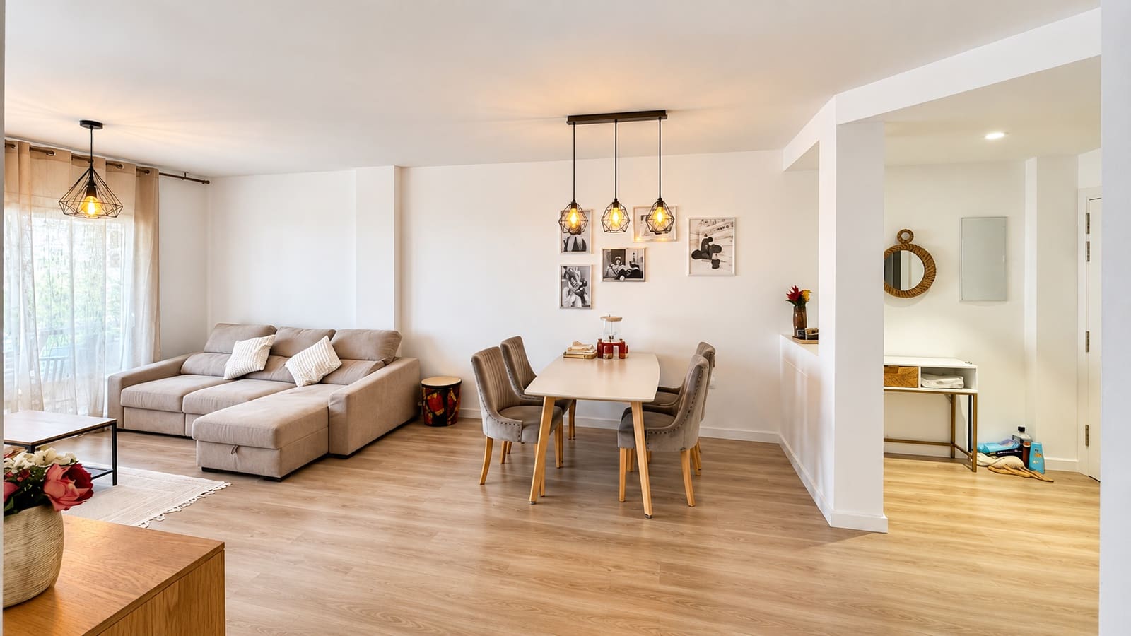 2 soverom Penthouse til leie i Marbella med svømmebasseng garasje - € 2 500 (Ref: 9490964)