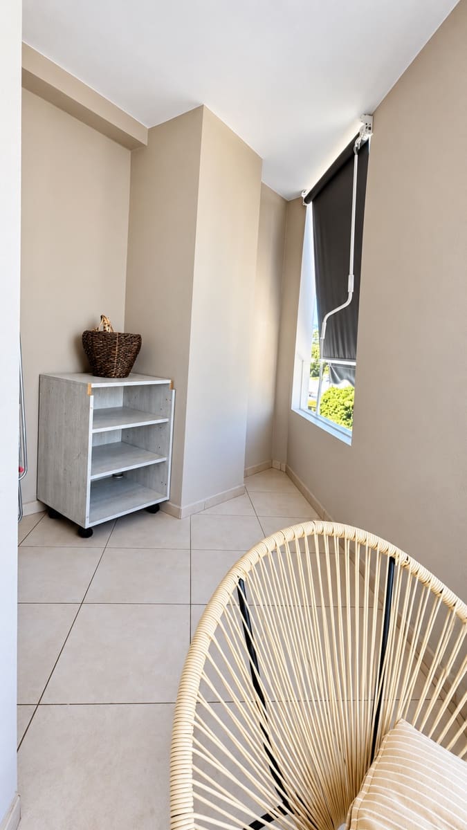 2 soverom Penthouse til leie i Marbella med svømmebasseng garasje - € 2 500 (Ref: 9490964)