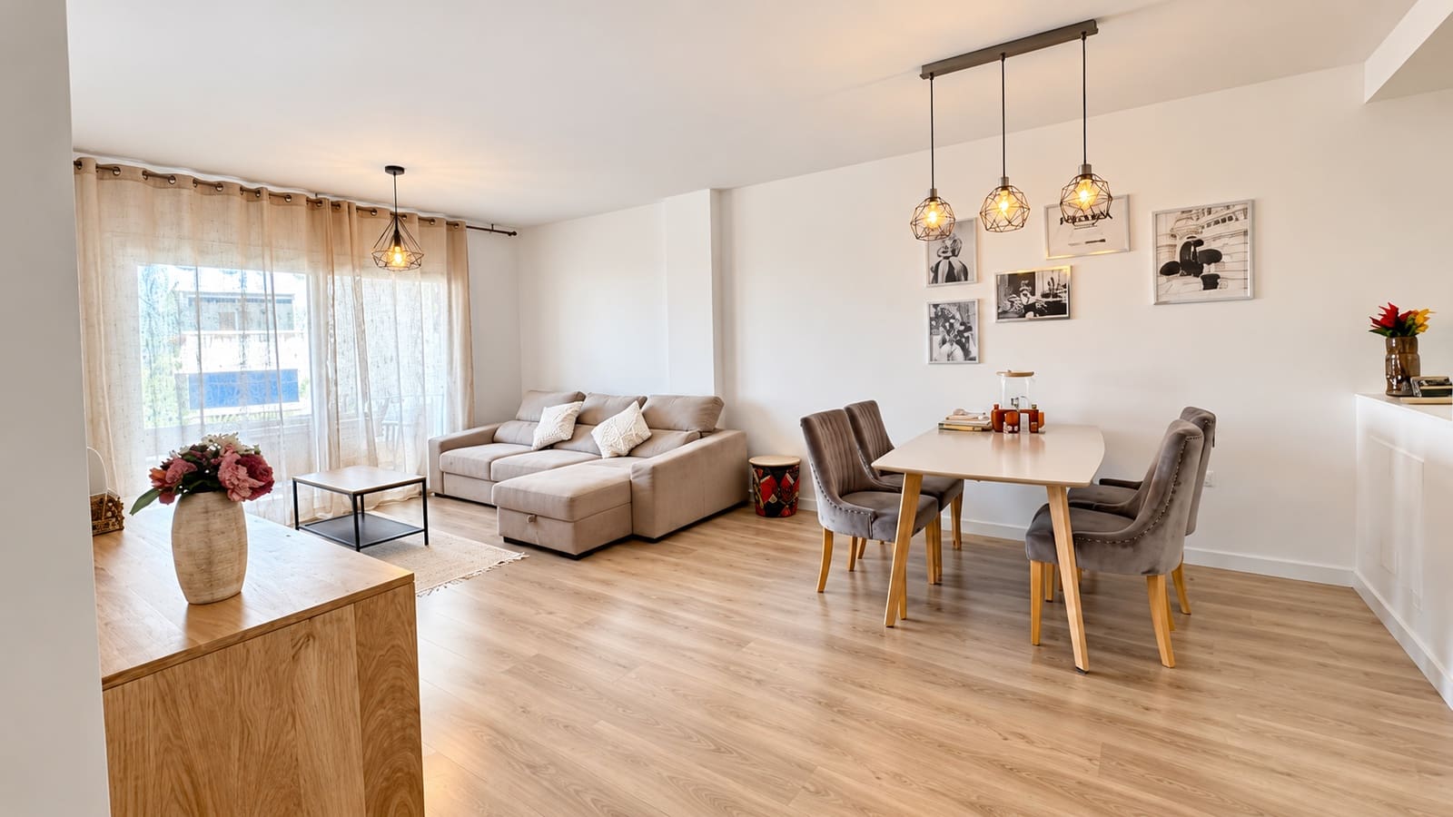 2 soverom Penthouse til leie i Marbella med svømmebasseng garasje - € 2 500 (Ref: 9490964)