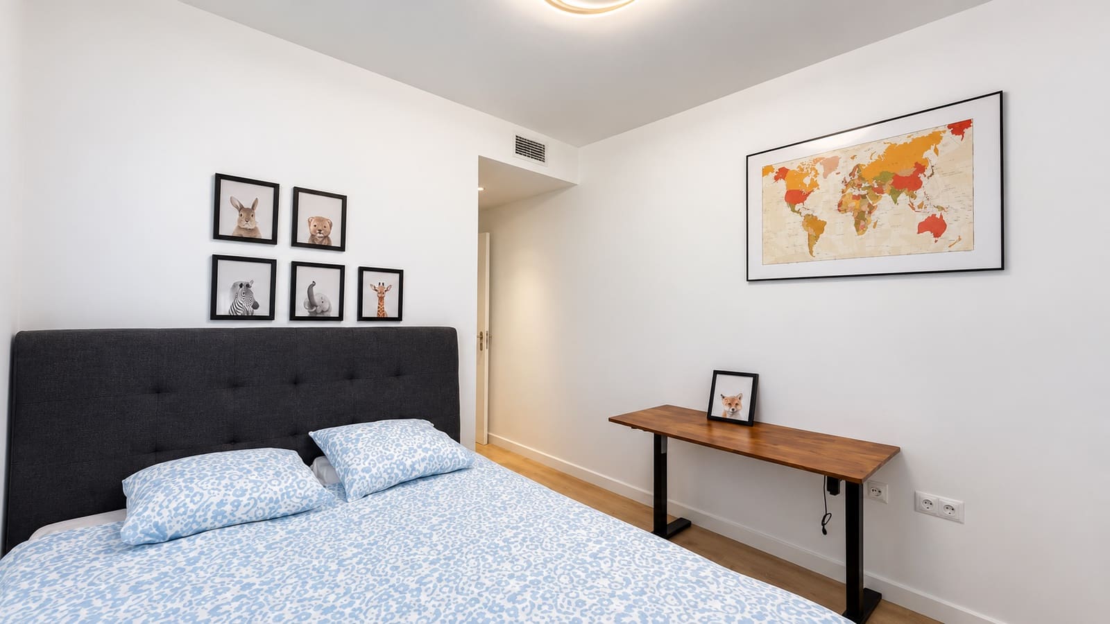 2 soverom Penthouse til leie i Marbella med svømmebasseng garasje - € 2 500 (Ref: 9490964)