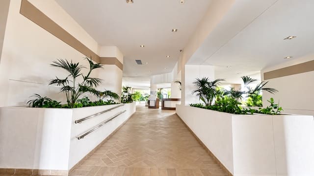 2 soverom Penthouse til leie i Rodeo Alto - Guadaiza - La Campana, Marbella med svømmebasseng garasje - € 2 500 (Ref: 9490964)