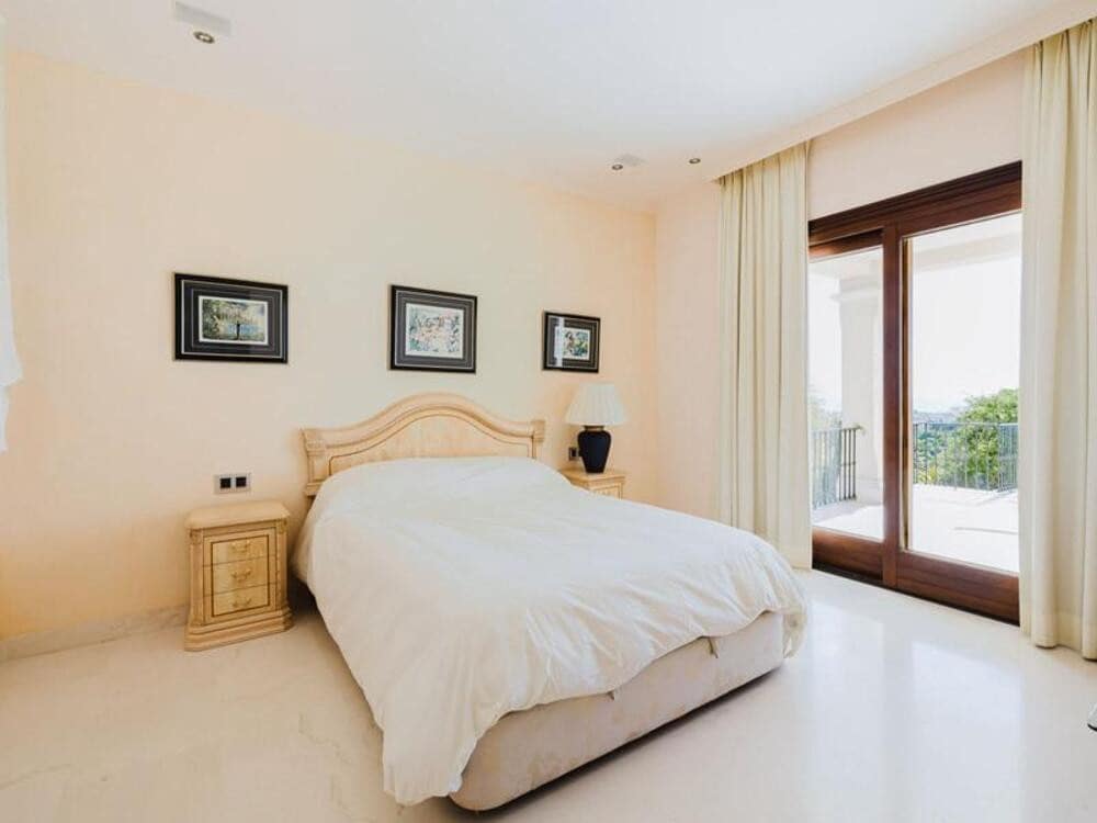 5 bedroom Villa for rent in Los Flamingos with pool garage - € 12,000 (Ref: 9490966)