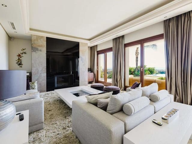 5 bedroom Villa for rent in Los Flamingos, Benahavís with pool garage - € 12,000 (Ref: 9490966)