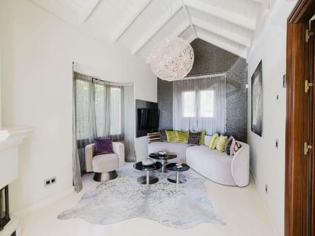 5 bedroom Villa for rent in Los Flamingos, Benahavís with pool garage - € 12,000 (Ref: 9490966)