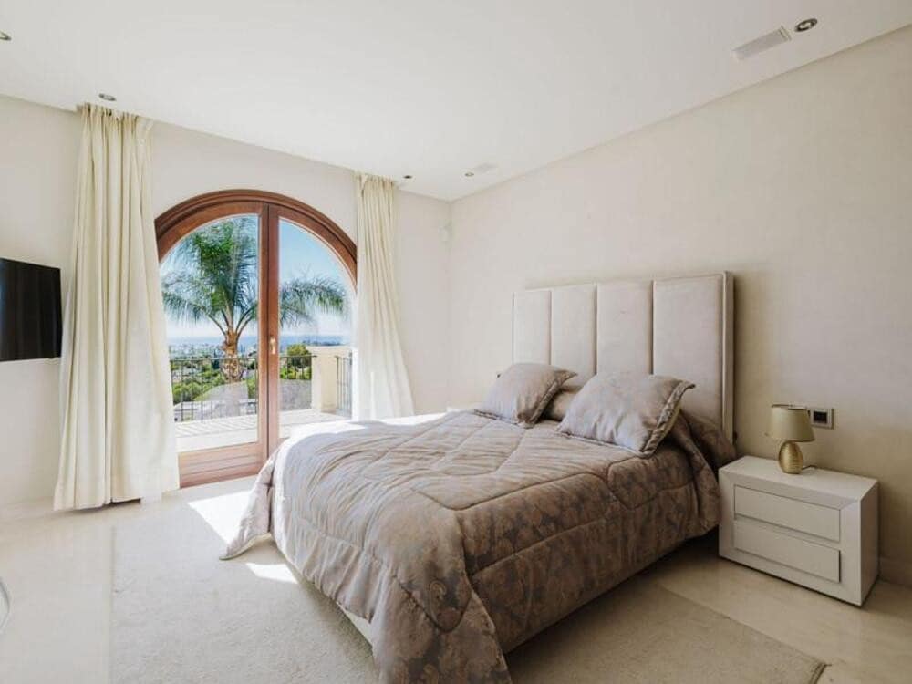 5 bedroom Villa for rent in Los Flamingos with pool garage - € 12,000 (Ref: 9490966)