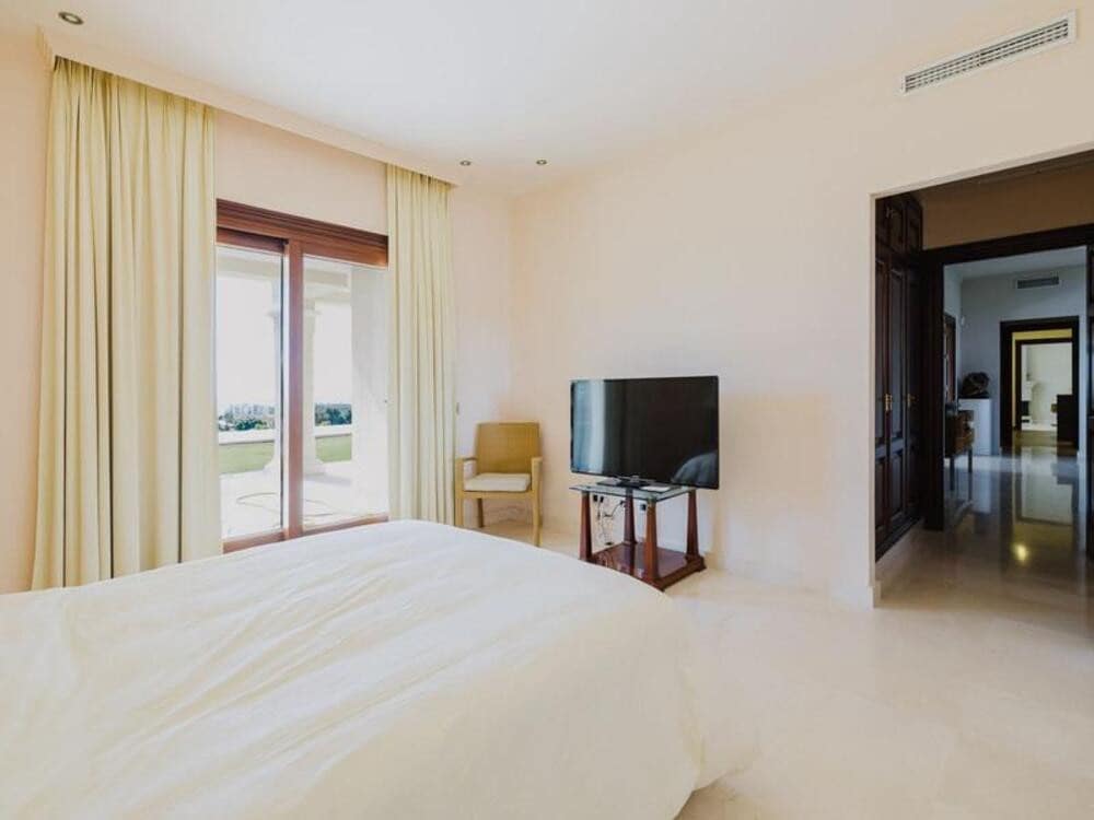 5 bedroom Villa for rent in Los Flamingos with pool garage - € 12,000 (Ref: 9490966)