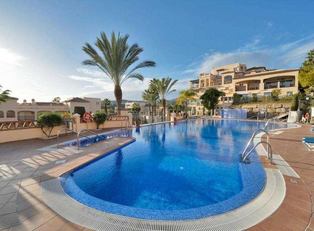 3 makuuhuone Huoneisto vuokrattavana paikassa Estepona mukana uima-altaan 
autotalli - 3 000 € (Ref: 9490967)