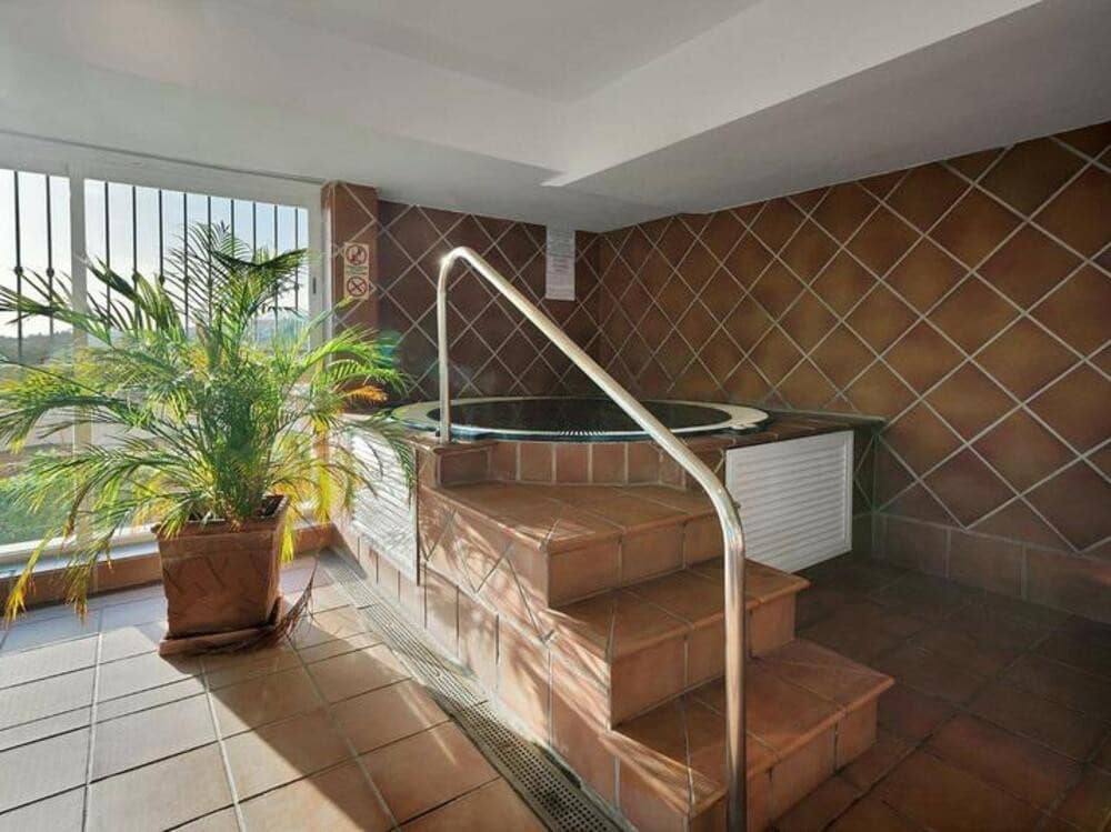 3 makuuhuone Huoneisto vuokrattavana paikassa Estepona mukana uima-altaan 
autotalli - 3 000 € (Ref: 9490967)