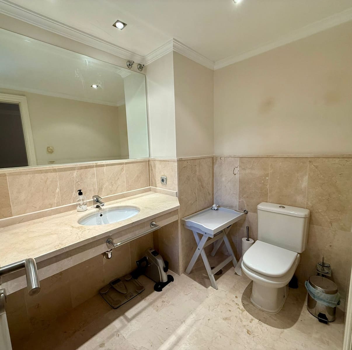 3 makuuhuone Huoneisto vuokrattavana paikassa Estepona mukana uima-altaan 
autotalli - 3 000 € (Ref: 9490967)