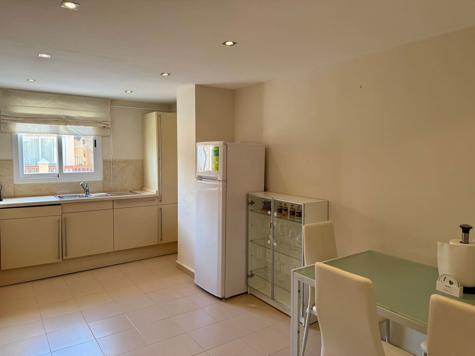 3 makuuhuone Huoneisto vuokrattavana paikassa Estepona mukana uima-altaan 
autotalli - 3 000 € (Ref: 9490967)