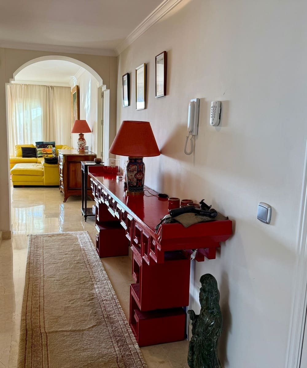3 slaapkamer Appartement te huur in Estepona met zwembad garage - € 3.000 (Ref: 9490967)