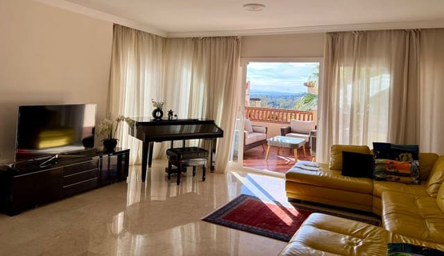 3 soverom Leilighet til leie i La Alquería, Estepona med svømmebasseng garasje - € 3 000 (Ref: 9490967)