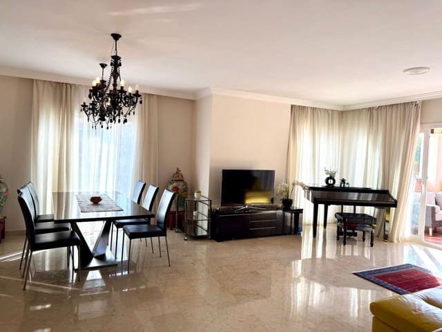 3 soverom Leilighet til leie i La Alquería, Estepona med svømmebasseng garasje - € 3 000 (Ref: 9490967)