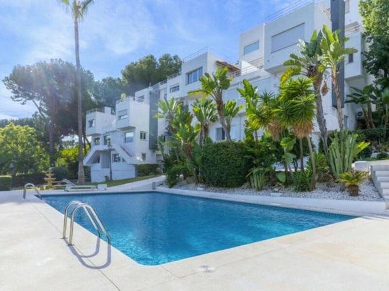 3 quarto Apartamento para venda em Nueva Andalucia com piscina garagem - 749 000 € (Ref: 9490968)