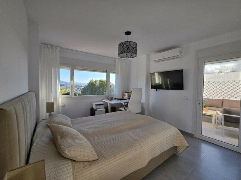 3 quarto Apartamento para venda em Nueva Andalucia com piscina garagem - 749 000 € (Ref: 9490968)