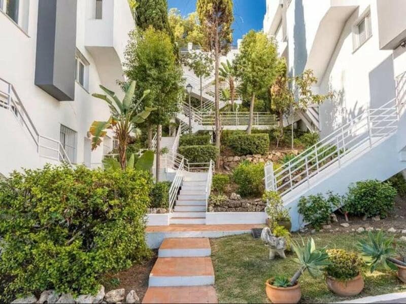 3 quarto Apartamento para venda em Nueva Andalucia com piscina garagem - 749 000 € (Ref: 9490968)