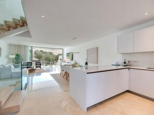 4 makuuhuone Omakotitalo vuokrattavana paikassa Río Real, Marbella mukana uima-altaan 
autotalli - 5 000 € (Ref: 9494140)