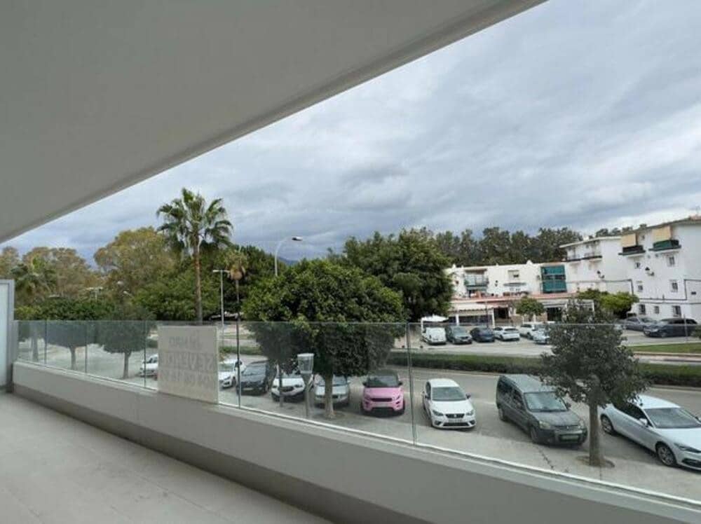 3 makuuhuone Huoneisto myytävänä paikassa Nueva Andalucia mukana uima-altaan 
autotalli - 430 000 € (Ref: 9494141)