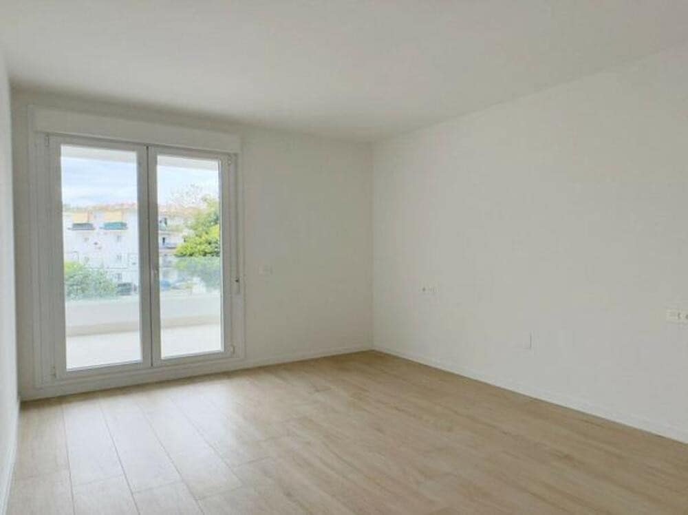 3 makuuhuone Huoneisto myytävänä paikassa Nueva Andalucia mukana uima-altaan 
autotalli - 430 000 € (Ref: 9494141)