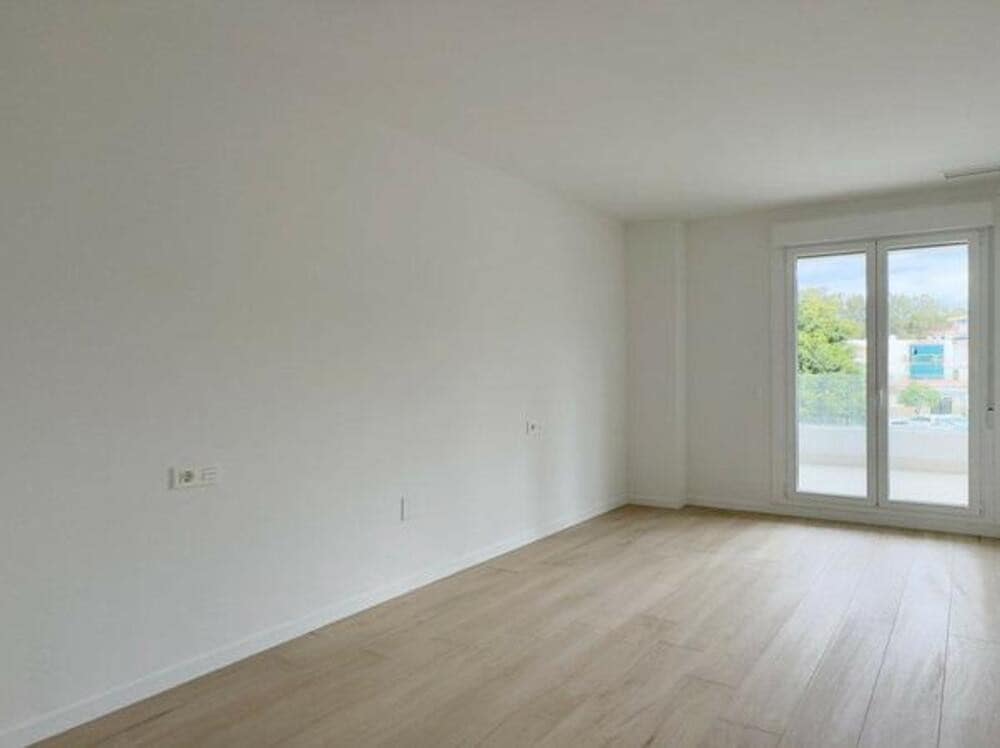 3 makuuhuone Huoneisto myytävänä paikassa Nueva Andalucia mukana uima-altaan 
autotalli - 430 000 € (Ref: 9494141)