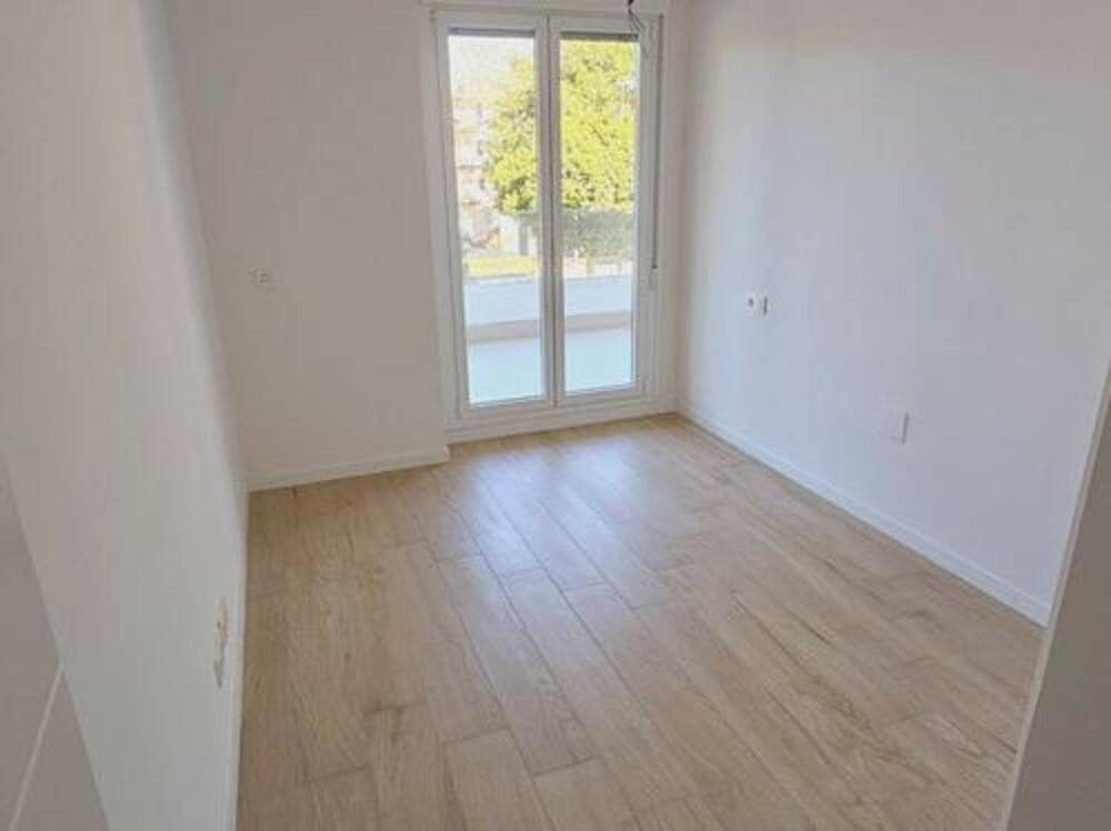 3 makuuhuone Huoneisto myytävänä paikassa Nueva Andalucia mukana uima-altaan 
autotalli - 430 000 € (Ref: 9494141)