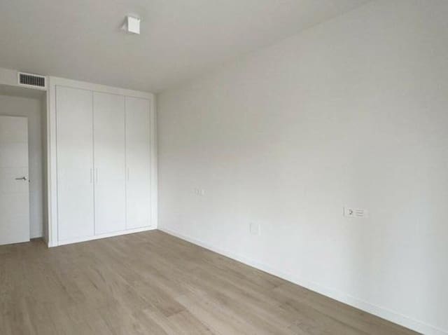 3 makuuhuone Huoneisto myytävänä paikassa Nueva Andalucía Centro, Marbella mukana uima-altaan 
autotalli - 430 000 € (Ref: 9494141)