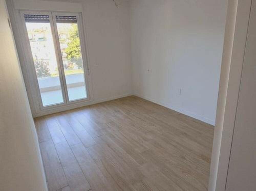 3 quarto Apartamento para venda em Nueva Andalucia com piscina garagem - 445 000 € (Ref: 9494141)