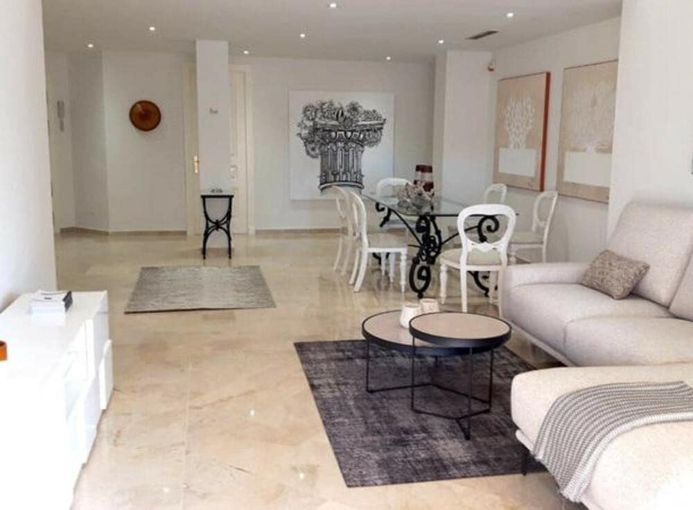 3 soverom Leilighet til leie i Marbella med svømmebasseng garasje - € 2 500 (Ref: 9494143)