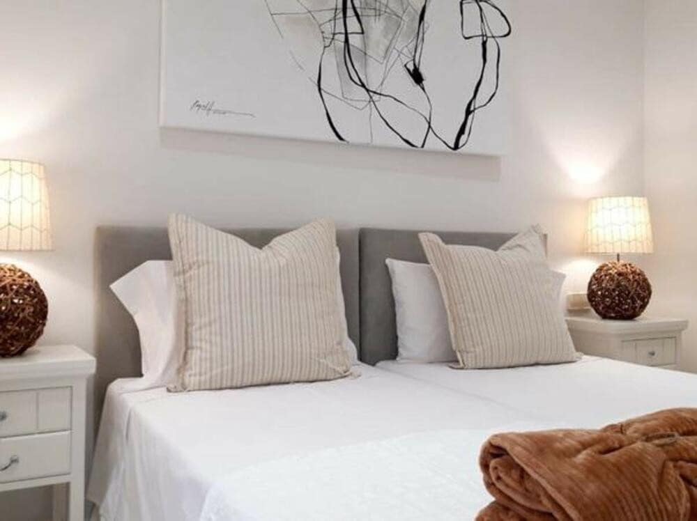 3 soverom Leilighet til leie i Marbella med svømmebasseng garasje - € 2 500 (Ref: 9494143)