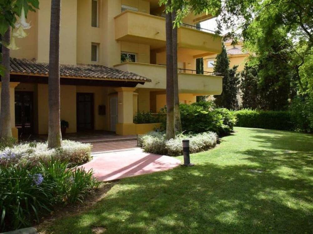 3 soverom Leilighet til leie i Marbella med svømmebasseng garasje - € 2 500 (Ref: 9494143)