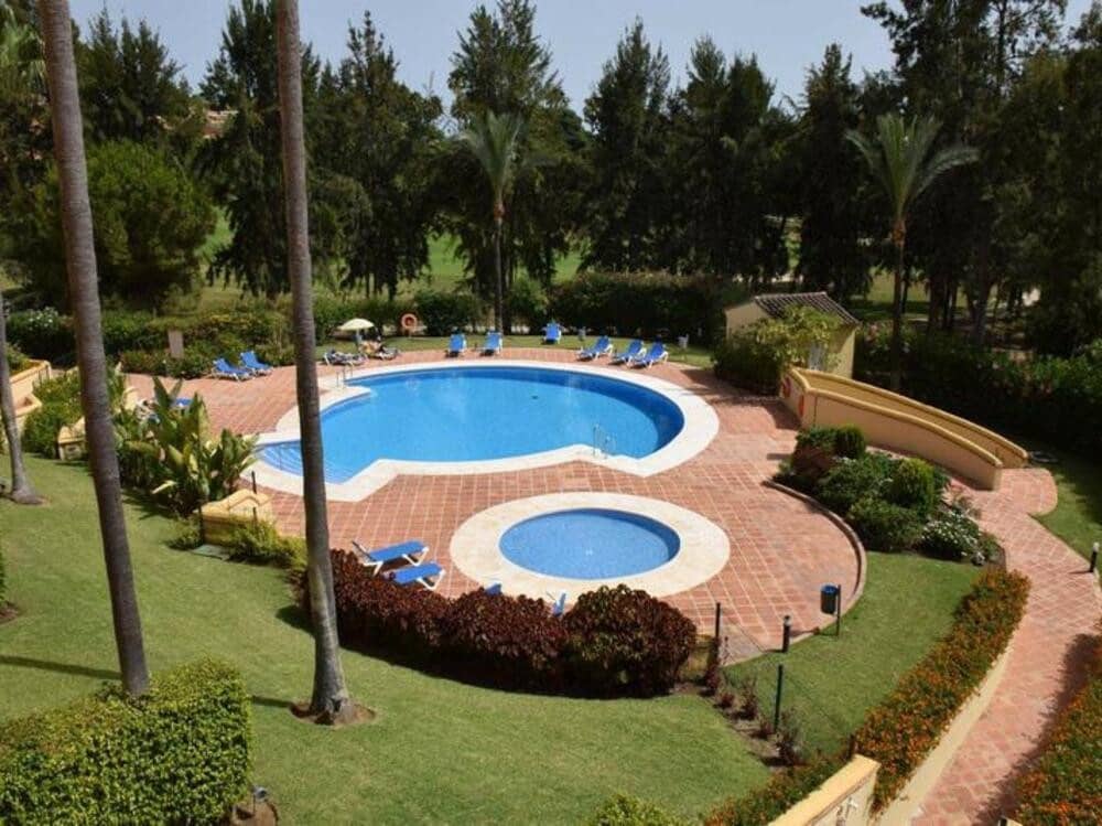 3 soverom Leilighet til leie i Marbella med svømmebasseng garasje - € 2 500 (Ref: 9494143)