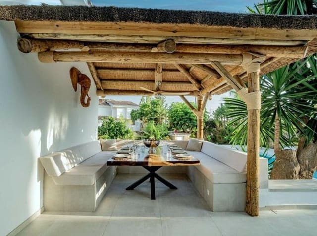 6 makuuhuone Huvila myytävänä paikassa Nagüeles Alto, Marbella mukana uima-altaan 
autotalli - 4 000 000 € (Ref: 9494144)