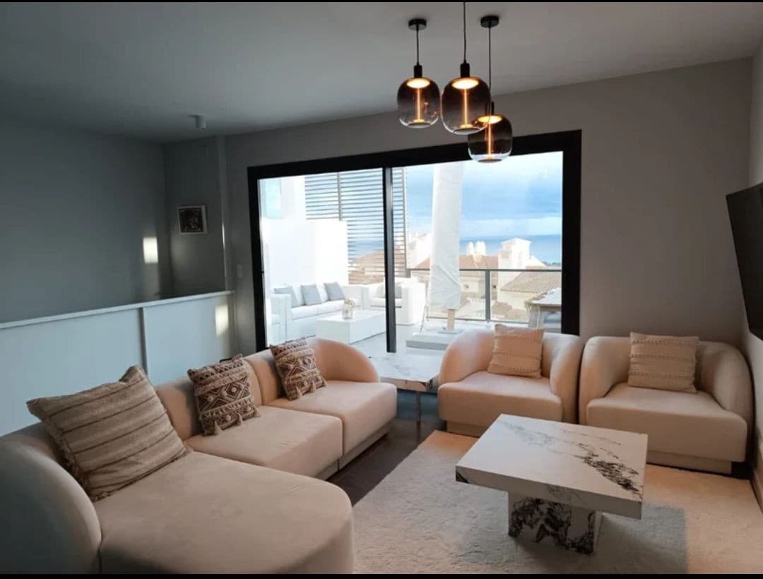 3 bedroom Semi-detached Villa for rent in Riviera del Sol with pool garage - € 5,000 (Ref: 9496658)