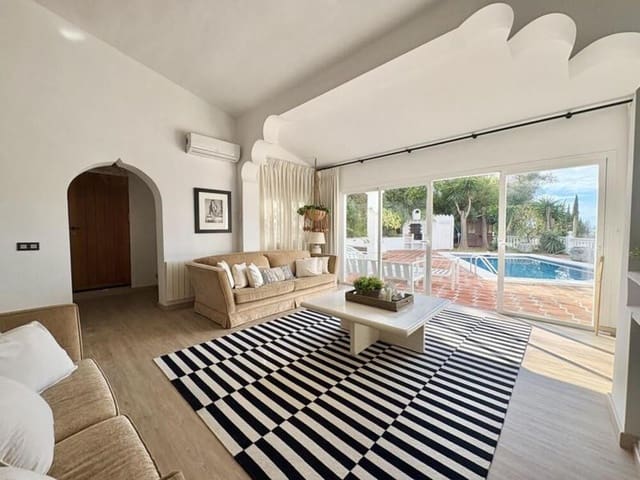 3 quarto Moradia para arrendar em El Rosario, Marbella com piscina garagem - 3 900 € (Ref: 9496659)