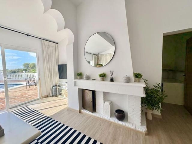 3 quarto Moradia para arrendar em El Rosario, Marbella com piscina garagem - 3 900 € (Ref: 9496659)