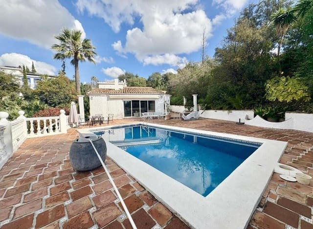 3 quarto Moradia para arrendar em El Rosario, Marbella com piscina garagem - 3 900 € (Ref: 9496659)