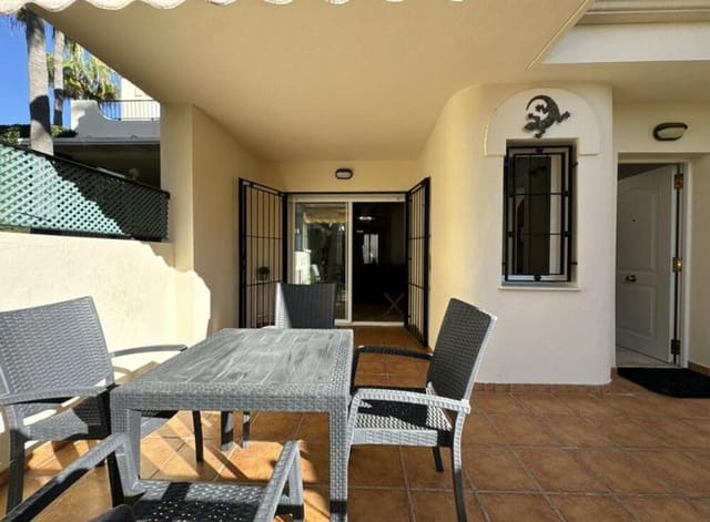 3 quarto Casa em Banda para arrendar em Las Chapas, Marbella com piscina garagem - 2 300 € (Ref: 9496660)