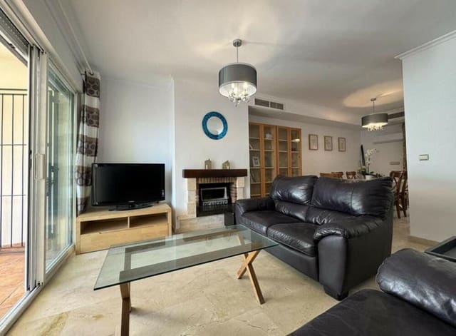 3 quarto Casa em Banda para arrendar em Las Chapas, Marbella com piscina garagem - 2 300 € (Ref: 9496660)