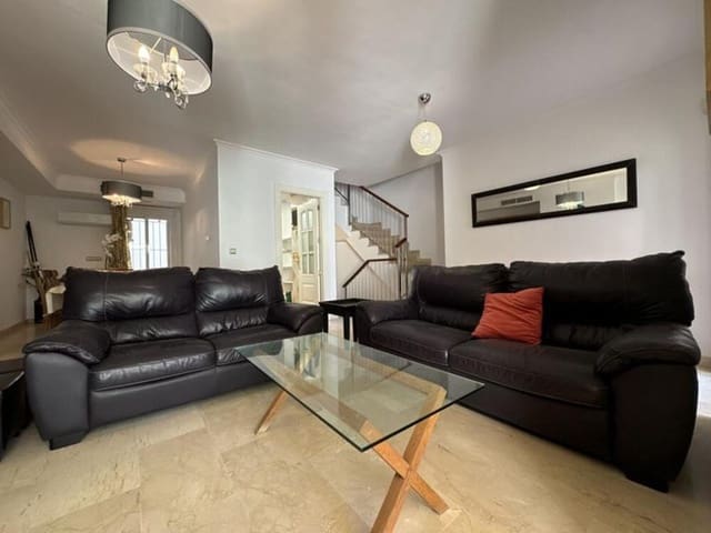 3 quarto Casa em Banda para arrendar em Las Chapas, Marbella com piscina garagem - 2 300 € (Ref: 9496660)