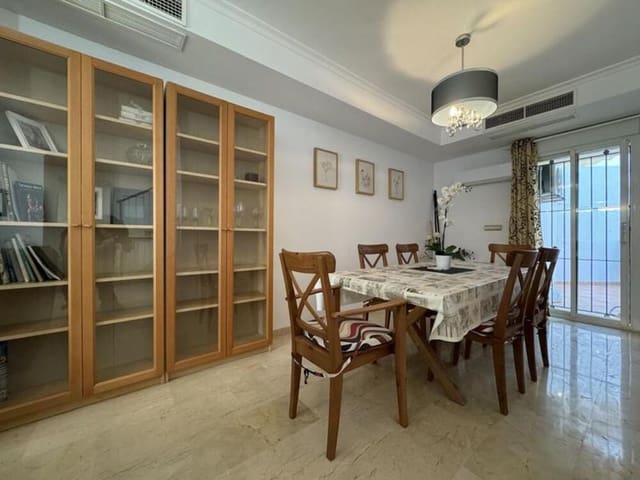 3 quarto Casa em Banda para arrendar em Las Chapas, Marbella com piscina garagem - 2 300 € (Ref: 9496660)