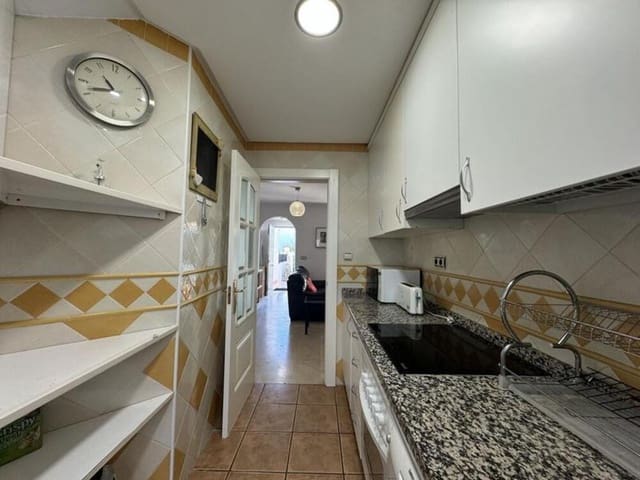 3 quarto Casa em Banda para arrendar em Las Chapas, Marbella com piscina garagem - 2 300 € (Ref: 9496660)
