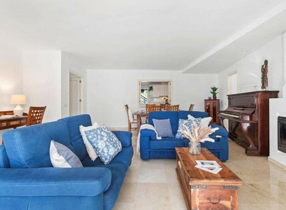 3 soverom Kjedet enebolig til salgs i Estepona med svømmebasseng garasje - € 650 000 (Ref: 9498890)