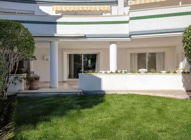 3 soverom Kjedet enebolig til salgs i El Velerín, Estepona med svømmebasseng garasje - € 650 000 (Ref: 9498890)