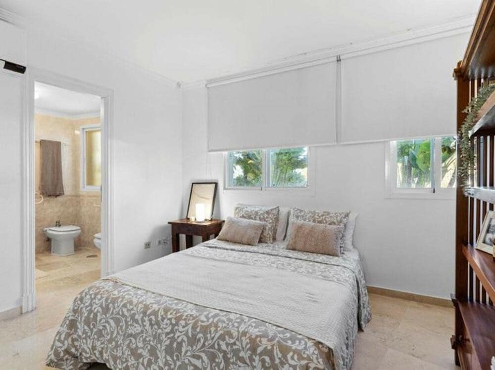 3 soverom Kjedet enebolig til salgs i Estepona med svømmebasseng garasje - € 650 000 (Ref: 9498890)