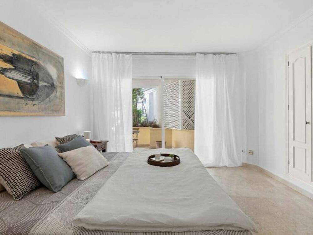 3 soverom Kjedet enebolig til salgs i Estepona med svømmebasseng garasje - € 650 000 (Ref: 9498890)