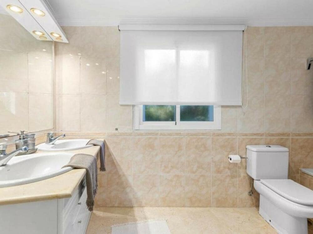 3 soverom Kjedet enebolig til salgs i Estepona med svømmebasseng garasje - € 650 000 (Ref: 9498890)