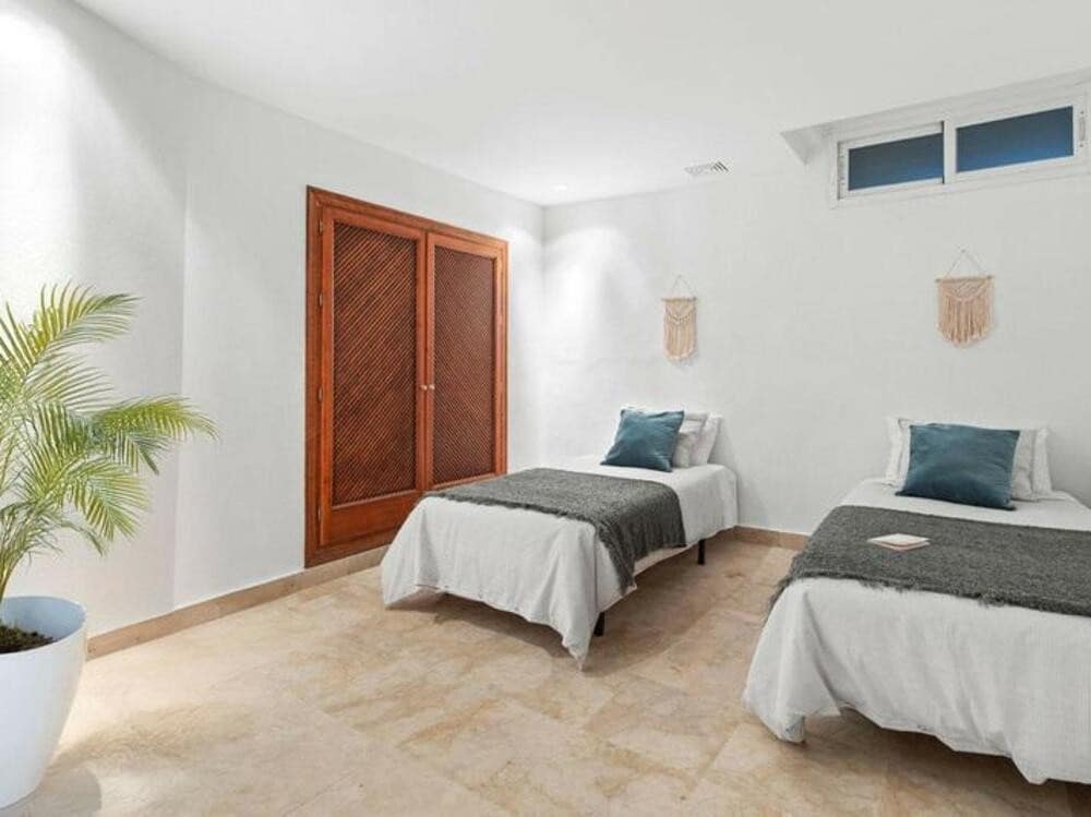 3 soverom Kjedet enebolig til salgs i Estepona med svømmebasseng garasje - € 650 000 (Ref: 9498890)